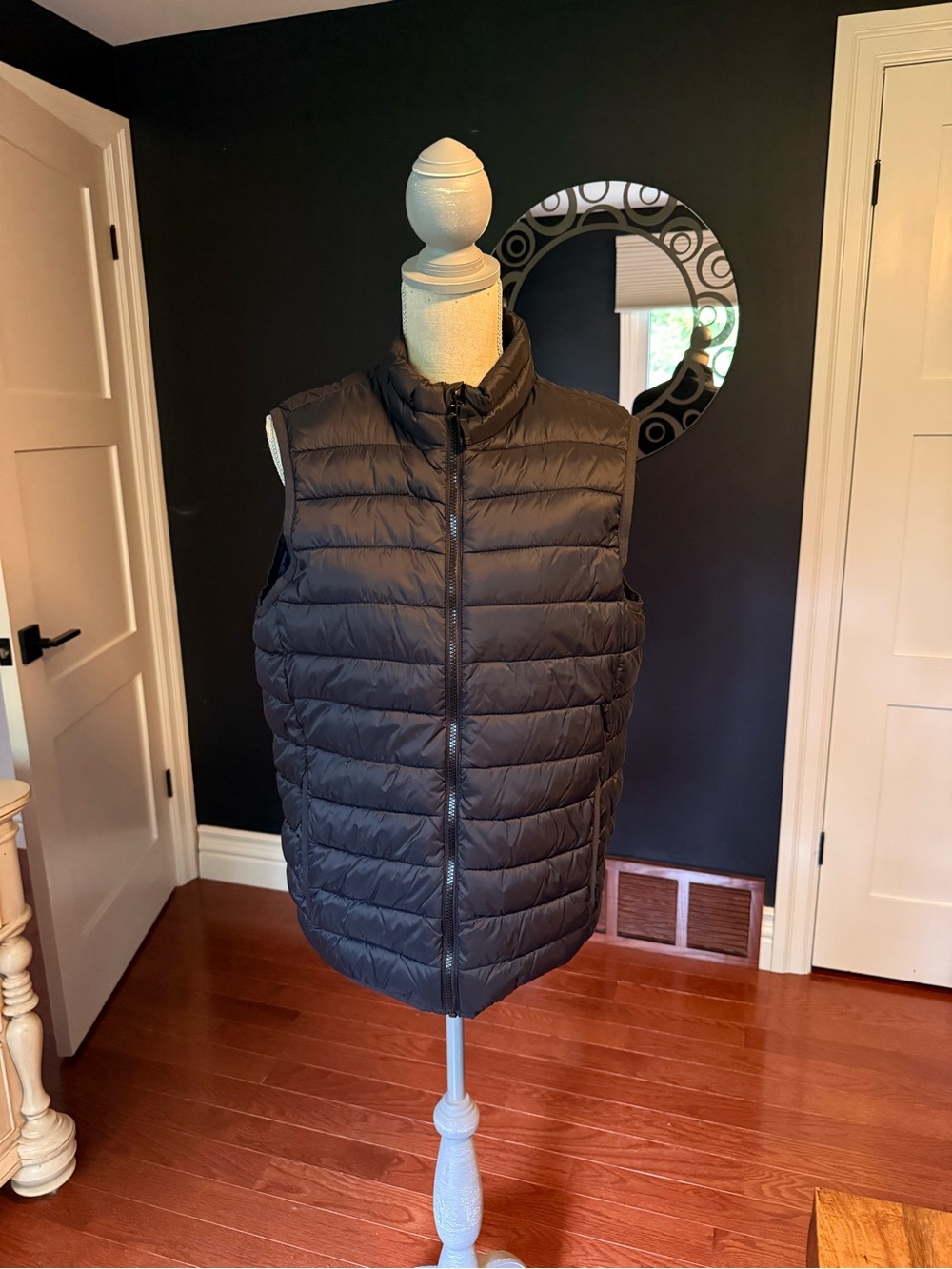Old Navy Men's Dark Gray Quilted Packable Puffer Vest